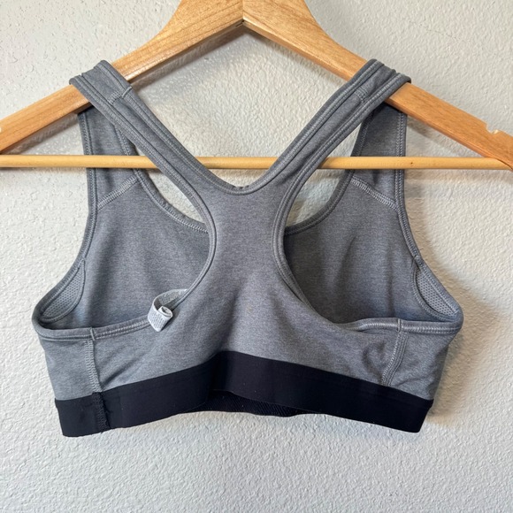 Nike Pro Dri-Fit Medium Gray Racerback Sports Bra Size Small - Picture 3 of 5